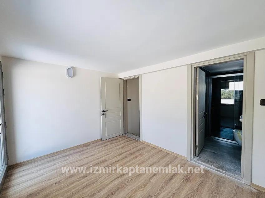 3+1 Bedroom Summerhouse For sale in Mersin Alanı Nbh. Seferihisar Ürkmez - 144 m²