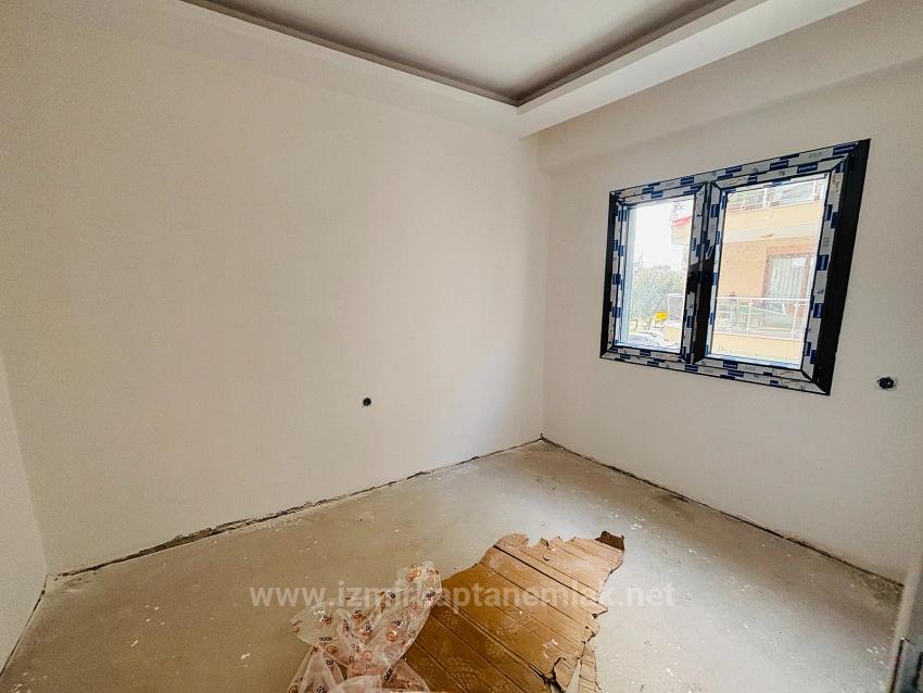 1+1 Middle Floor Flat In A Great Location In Hıdırlık, Seferihisar, Izmir