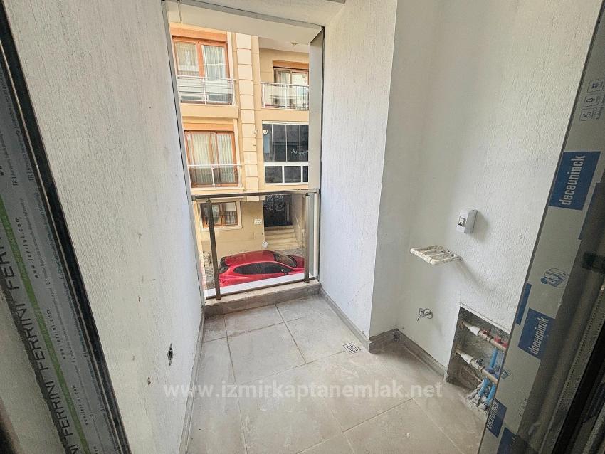 1+1 Middle Floor Flat In A Great Location In Hıdırlık, Seferihisar, Izmir