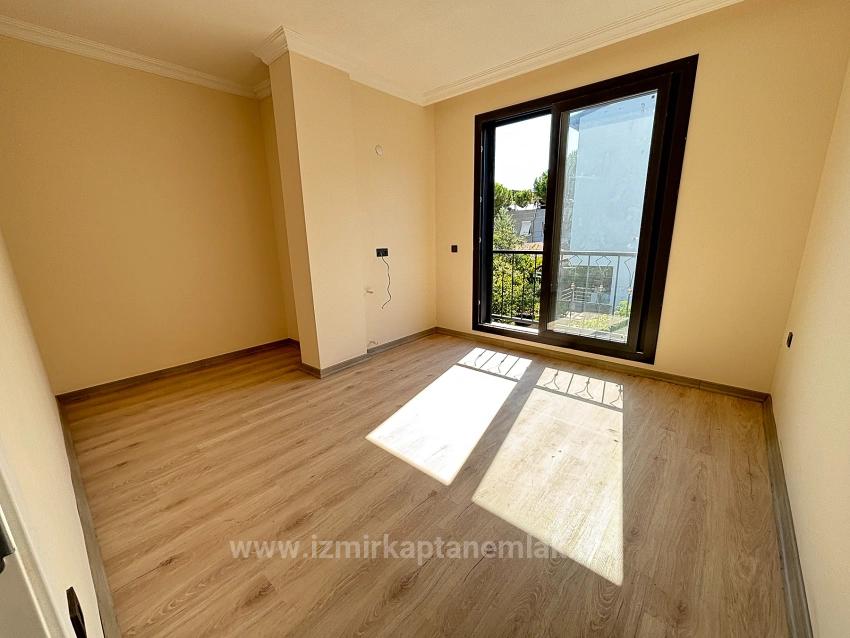 4+1 Villa For Sale With Garden In Seferihisar Doğanbey, 400 Meters From The Beach