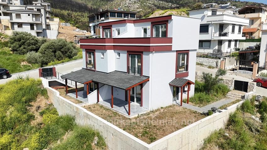 3+1 Villa For Sale With Sea View And Garden In Doğanbey Atatürk Neighborhood