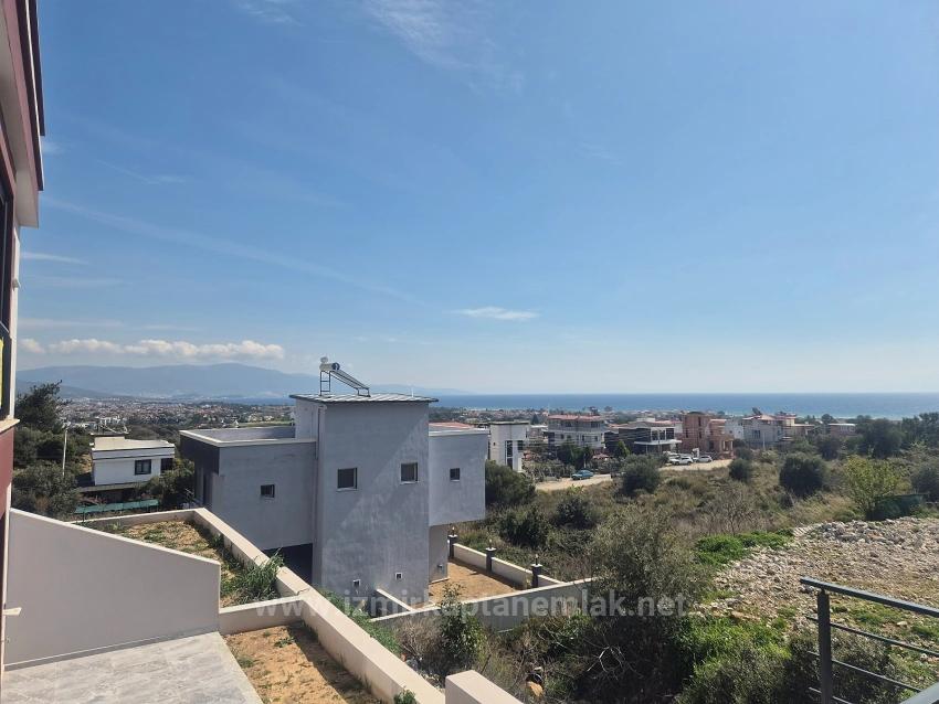 3+1 Villa For Sale With Sea View And Garden In Doğanbey Atatürk Neighborhood