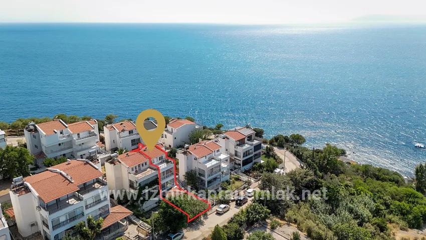 4+2 Bedroom Villa For sale in Tepecik Nbh. Seferihisar - 210 m²