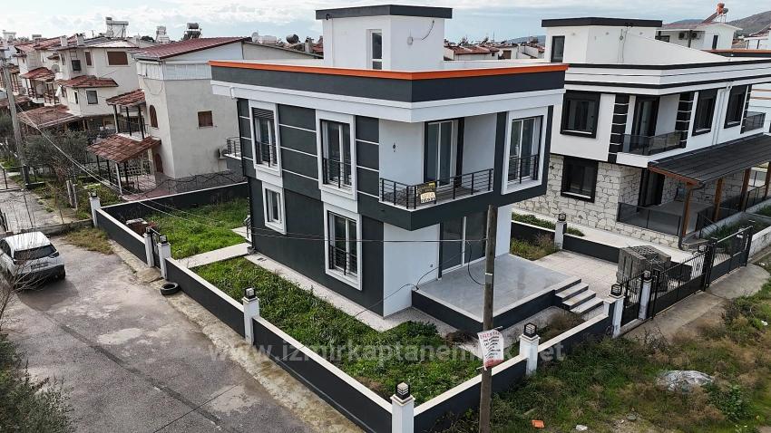 300M2 Independent Detached Brand New 3+1 Villa For Sale In İzmir Seferihisar Doğanbey
