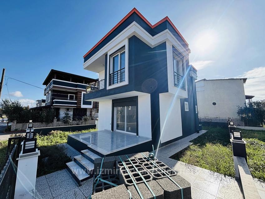 300M2 Independent Detached Brand New 3+1 Villa For Sale In İzmir Seferihisar Doğanbey