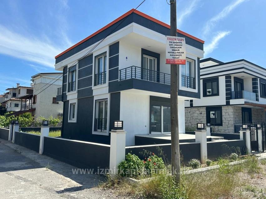 300M2 Independent Detached Brand New 3+1 Villa For Sale In İzmir Seferihisar Doğanbey