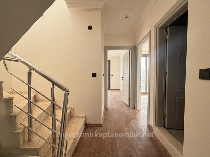 Brand New 2+1 Villa For Sale In A Beautiful Location In Seferihisar Doğanbey Payamlı