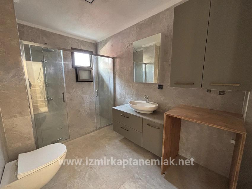 2+1 Bedroom Summerhouse For sale in Payamlı Nbh. Seferihisar Doğanbey - 120 m²