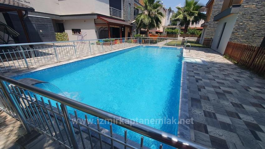 3+1 Villa With Pool And Garden For Sale On The Sea Side In Seferihisar Payamlı