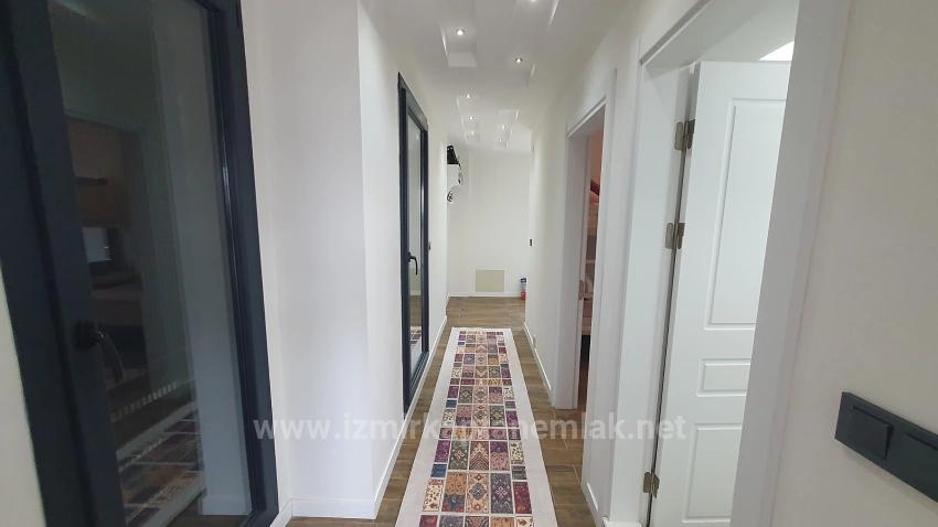 3+1 Villa With Pool And Garden For Sale On The Sea Side In Seferihisar Payamlı