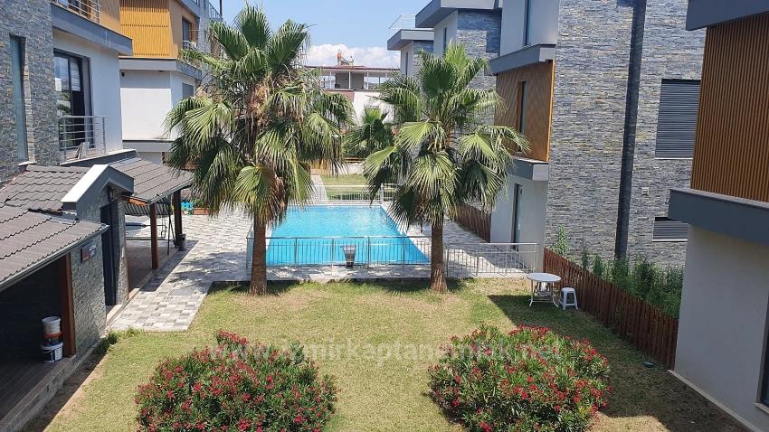 3+1 Villa With Pool And Garden For Sale On The Sea Side In Seferihisar Payamlı