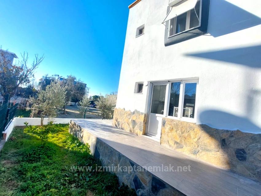 3+1 Summer House For Sale In İzmir Seferihisar Doğanbey