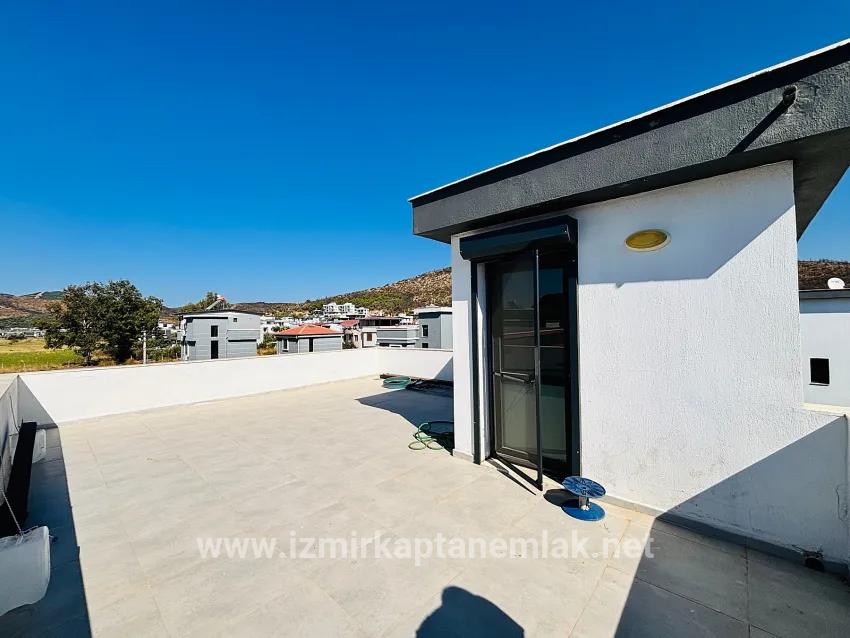 3+1 Bedroom Summerhouse For sale in Cumhuriyet Nbh. Seferihisar Doğanbey - 180 m²