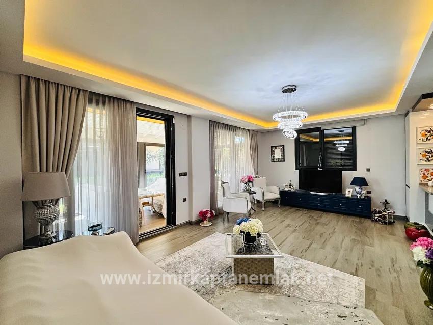 3+1 Bedroom Summerhouse For sale in Cumhuriyet Nbh. Seferihisar Doğanbey - 290 m²