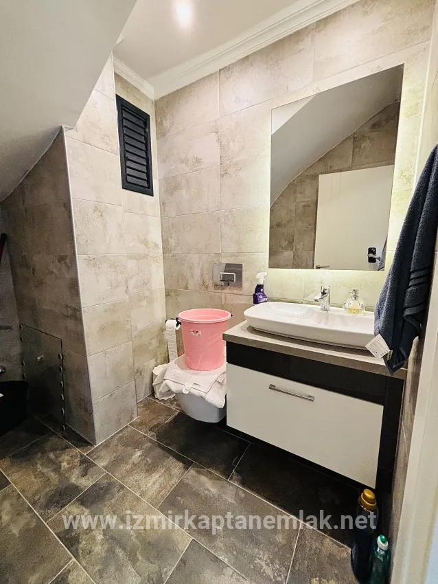 3+1 Bedroom Summerhouse For sale in Cumhuriyet Nbh. Seferihisar Doğanbey - 290 m²