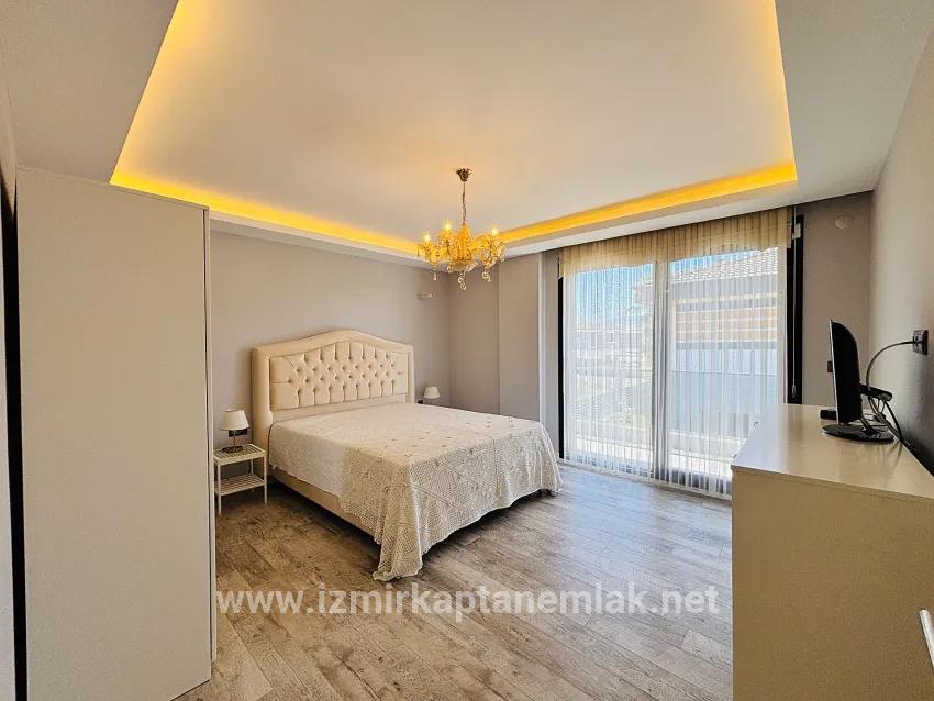 3+1 Bedroom Summerhouse For sale in Cumhuriyet Nbh. Seferihisar Doğanbey - 290 m²