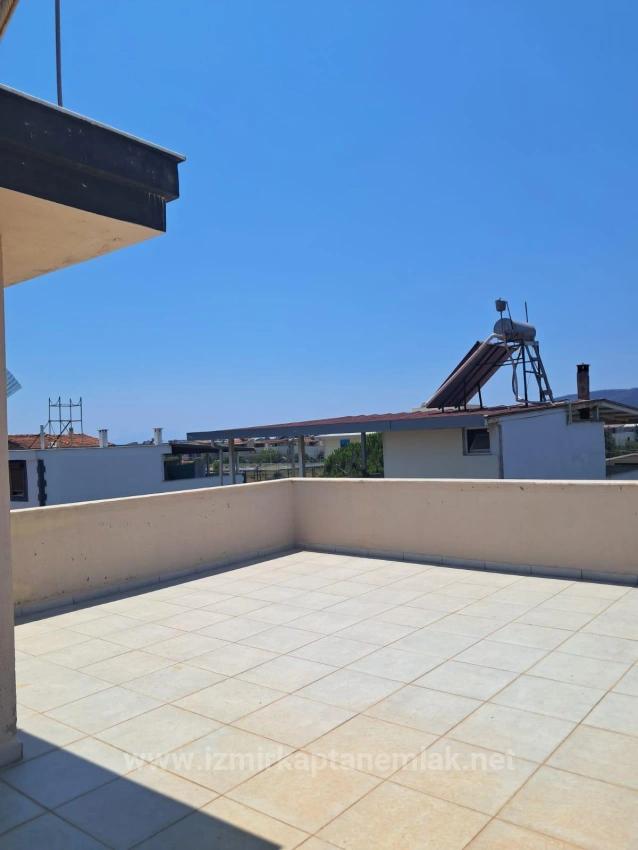 Spacious 2+1 Villa For Sale With Garden In Seferihisar Doğanbey