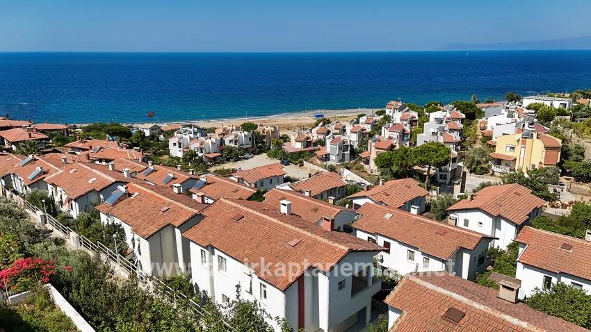 2+1 Bedroom Summerhouse For sale in Atatürk Nbh. Seferihisar Doğanbey - 85 m²