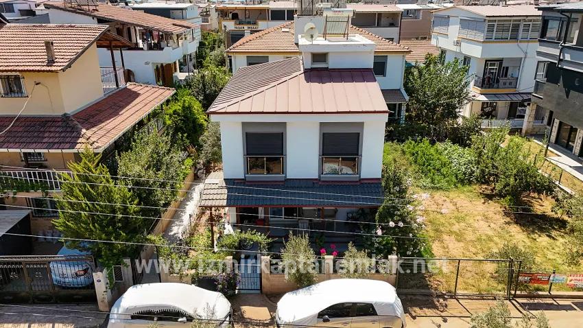 2+1 Bedroom Summerhouse For sale in Payamlı Nbh. Seferihisar Doğanbey - 95 m²