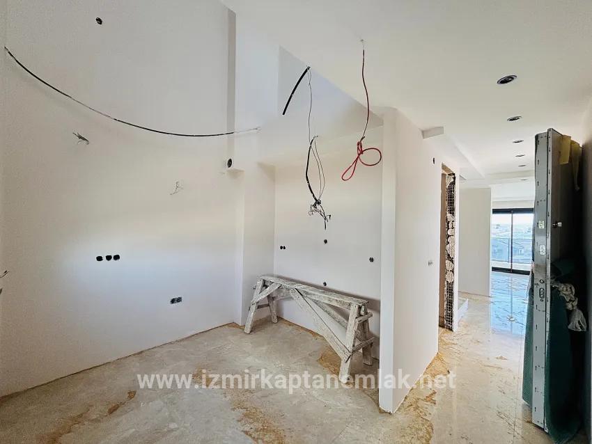 3+2 Bedroom Villa For sale in Turabiye Nbh. Seferihisar - 240 m²