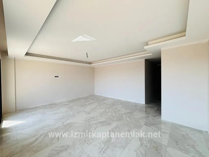 3+2 Bedroom Villa For sale in Turabiye Nbh. Seferihisar - 240 m²