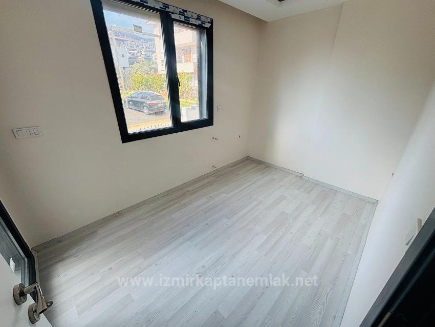 4+1 Villa For Sale With Sea View And Condominium In Seferihisar Doğanbey