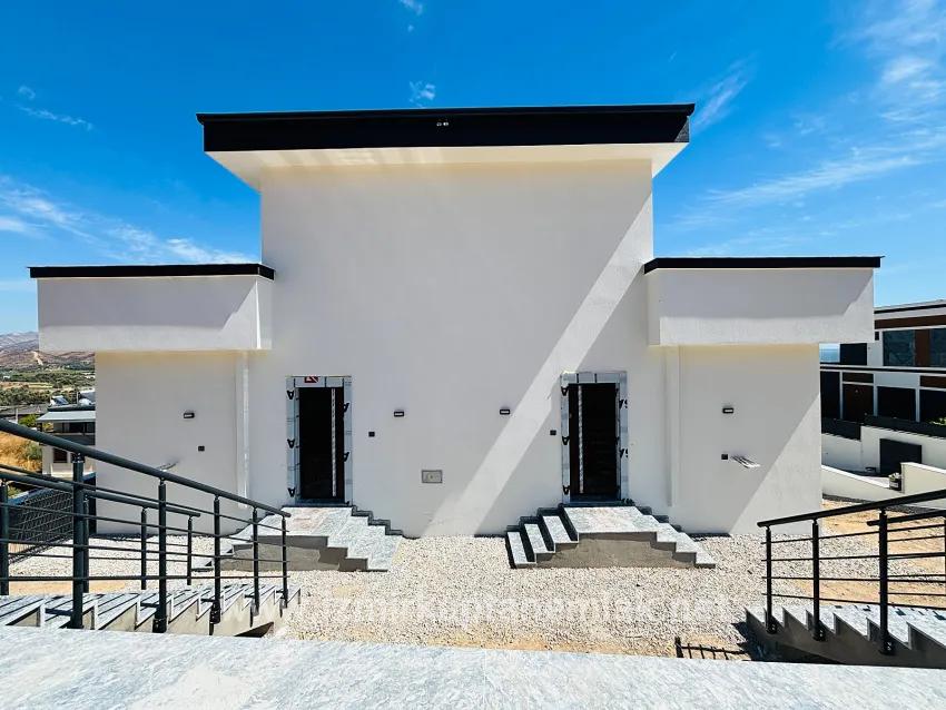 2+1 Bedroom Summerhouse For sale in Atatürk Nbh. Seferihisar Doğanbey - 115 m²