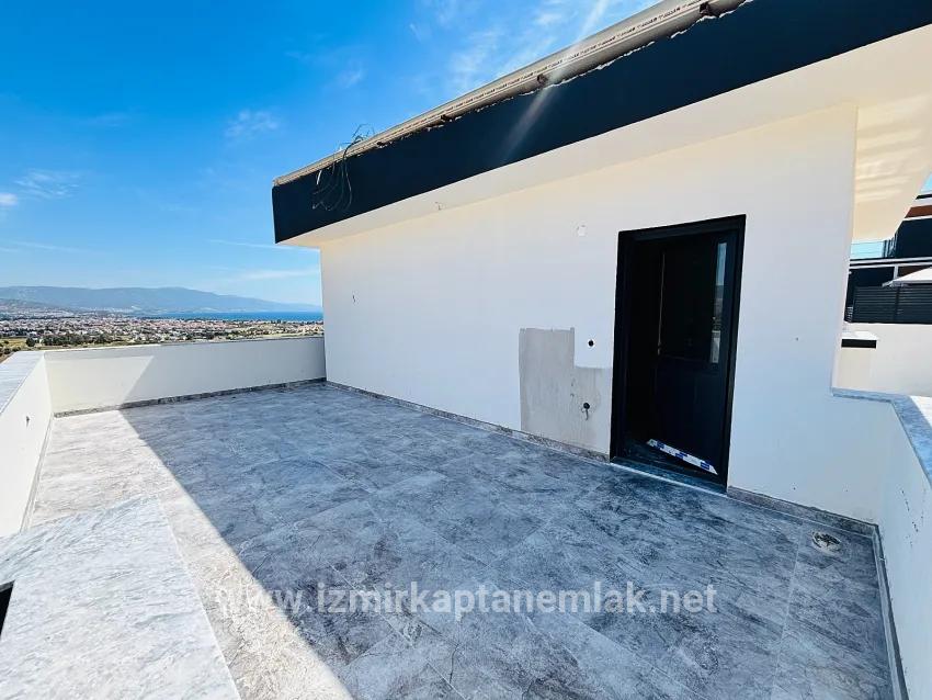 2+1 Bedroom Summerhouse For sale in Atatürk Nbh. Seferihisar Doğanbey - 115 m²