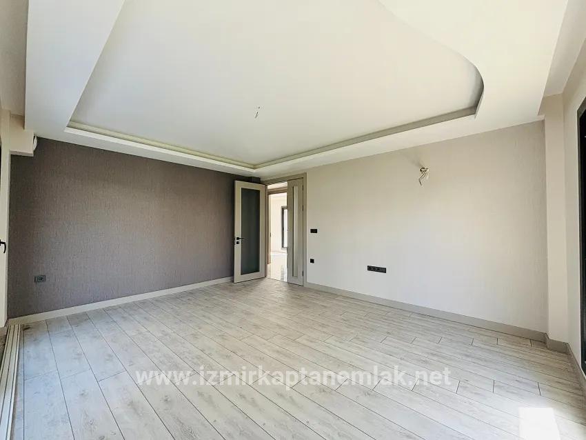 2+1 Bedroom Apartment For sale in Necat Hepkon Nbh. Seferihisar - 110 m²