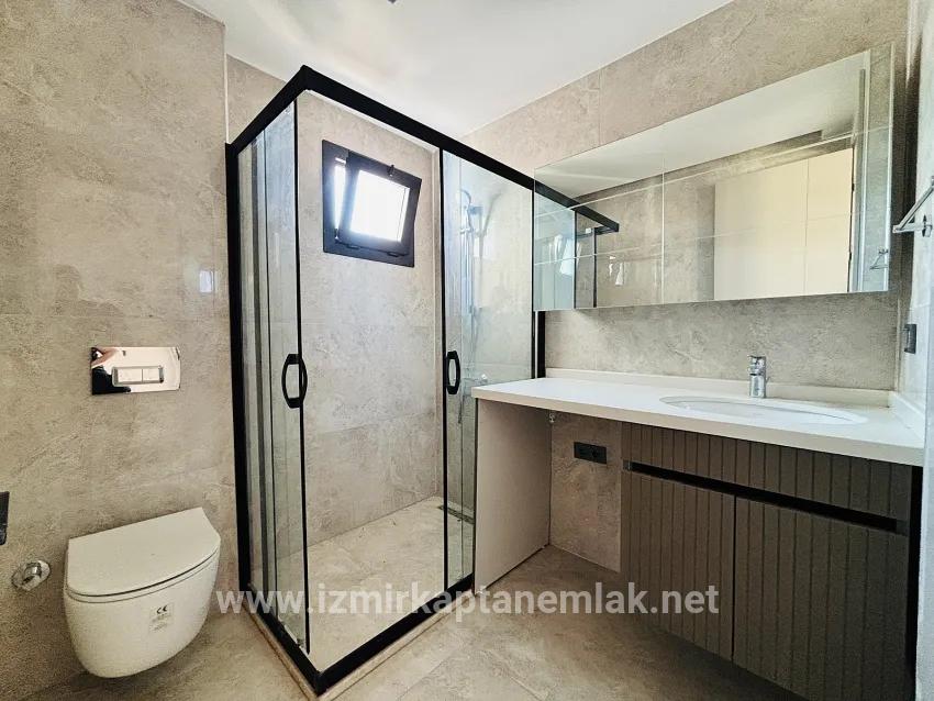 3+1 Bedroom Apartment For sale in Necat Hepkon Nbh. Seferihisar - 160 m²
