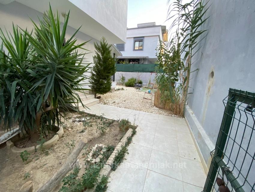 Airy 3+1 Villa With Garden For Sale In Seferihisar Ürkmez