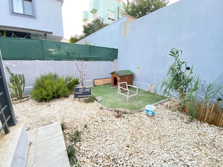 Airy 3+1 Villa With Garden For Sale In Seferihisar Ürkmez