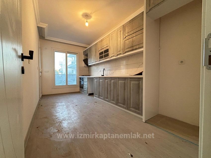 Separate Kitchen 130 M² 3+1 Apartment With Elevator For Sale In Seferihisar Ürkmez