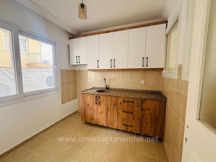 2+1 Flat For Sale With Garden In Seferihisar Ürkmez Central Location