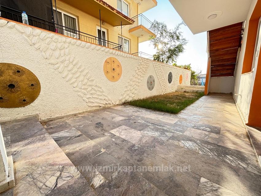 2+1 Flat For Sale With Garden In Seferihisar Ürkmez Central Location