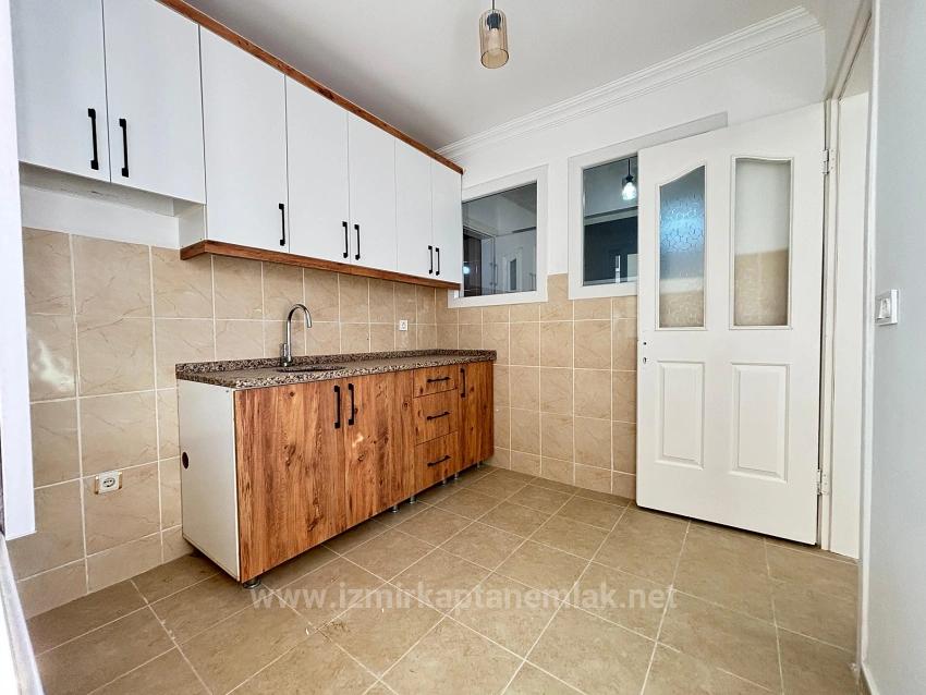 2+1 Flat For Sale With Garden In Seferihisar Ürkmez Central Location