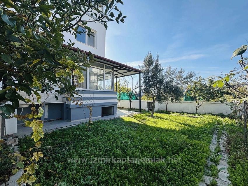 4+1 Triplex With Detached Parking And Garden In Seferihisar Doğanbey