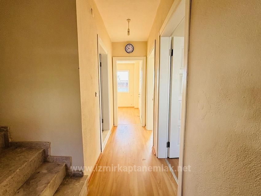 4+1 Triplex With Detached Parking And Garden In Seferihisar Doğanbey