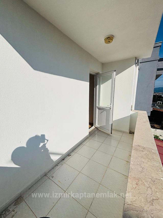 4+1 Triplex With Detached Parking And Garden In Seferihisar Doğanbey