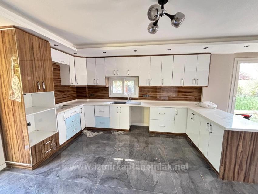 Detached, Spacious 3+1 Villa For Sale In Seferihisar Payamlı Center