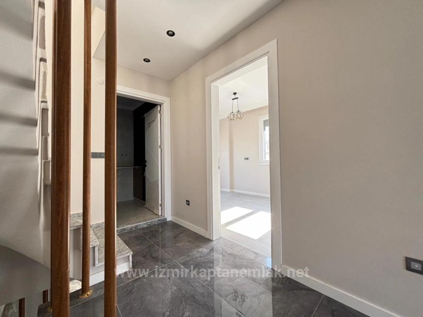 Detached, Spacious 3+1 Villa For Sale In Seferihisar Payamlı Center