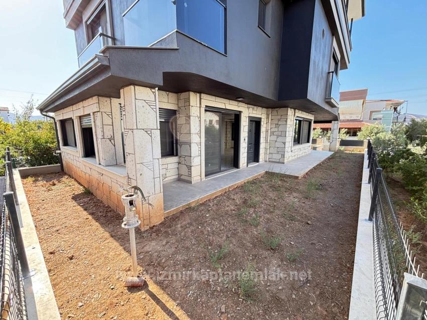 Large And Spacious 6+2 Triplex For Sale In Seferihisar Payamlı Center