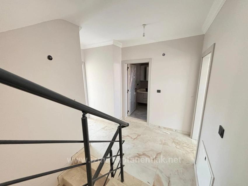 Large And Spacious 6+2 Triplex For Sale In Seferihisar Payamlı Center