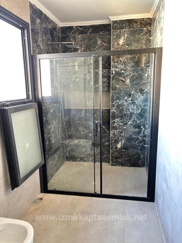 Large And Spacious 6+2 Triplex For Sale In Seferihisar Payamlı Center