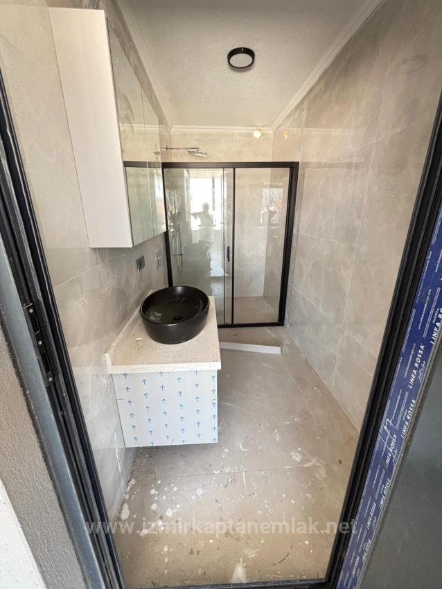 Large And Spacious 6+2 Triplex For Sale In Seferihisar Payamlı Center