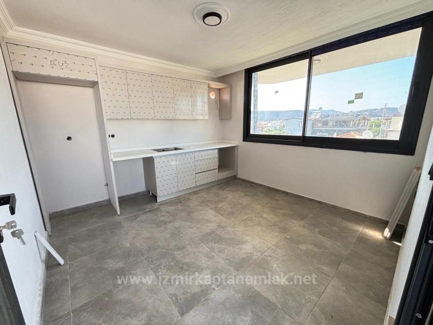 Large And Spacious 6+2 Triplex For Sale In Seferihisar Payamlı Center
