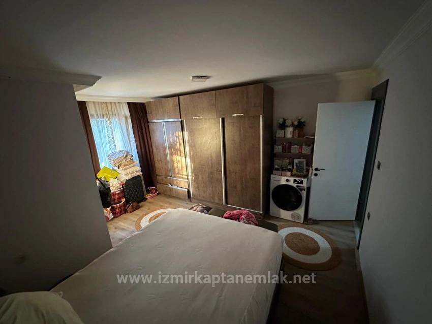 2+1 Apartment For Sale In Seferihisar Ürkmez, 300M From The Beach With Garden