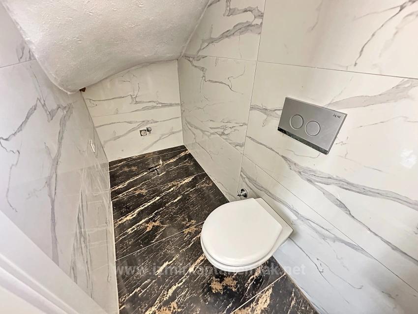 Spacious 3+1 Villa For Sale With A Large Garden In Seferihisar Cumhuriyet Neighborhood