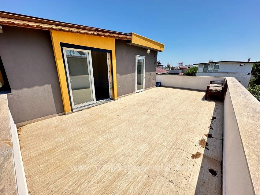 Spacious 3+1 Villa For Sale With A Large Garden In Seferihisar Cumhuriyet Neighborhood