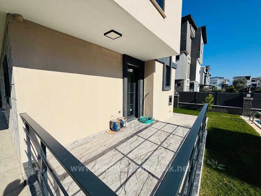 300M2 Gross Large 3+1 Villa With Independent Pool For Sale In Doğanbey